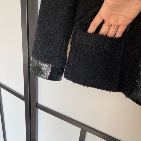 AKRIS Punto 3/4 sleeves blazer w/patent leather
accents. black. Size 6 US - Picture 9 of 16